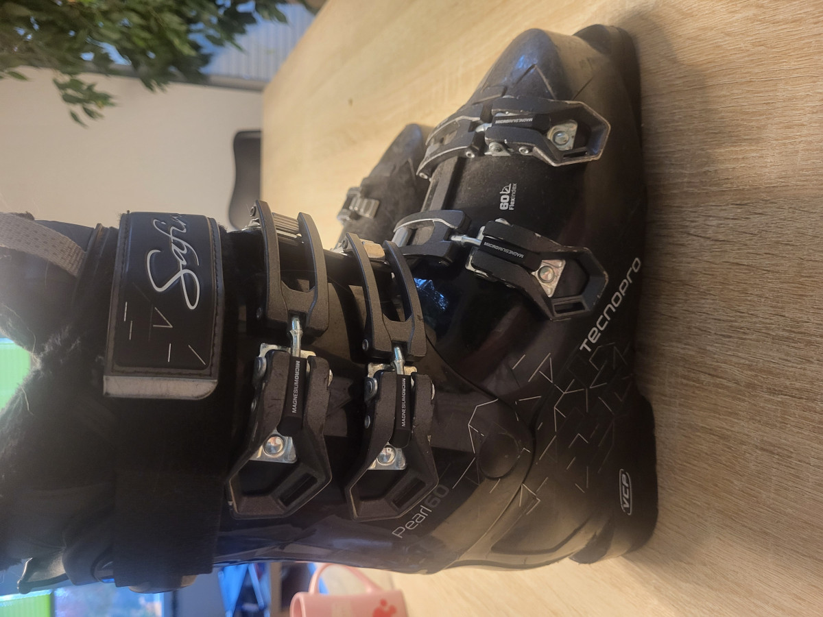 Zenski smucarski cevlji